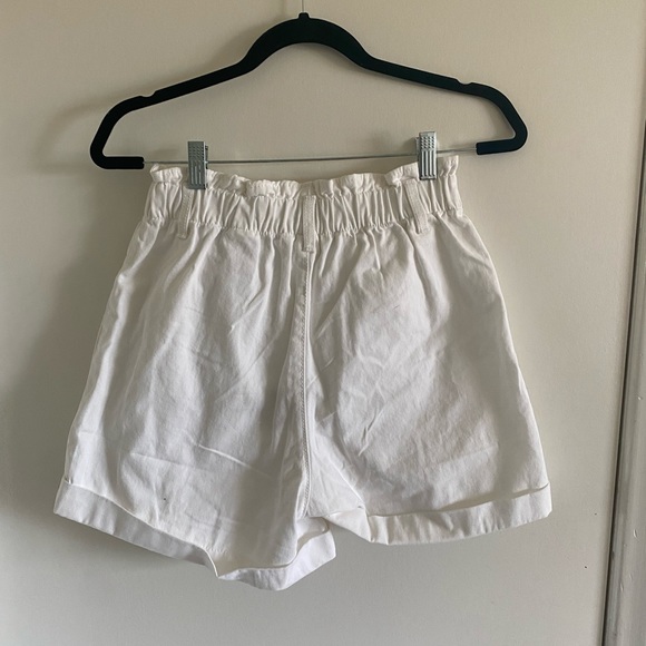 SOLD ON DEPOP - H&M White High Waisted Paper Bag Shorts - Picture 2 of 2